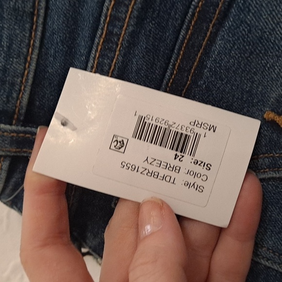 Hudson Croxly High Rise Flap Short 24 - Picture 6 of 10